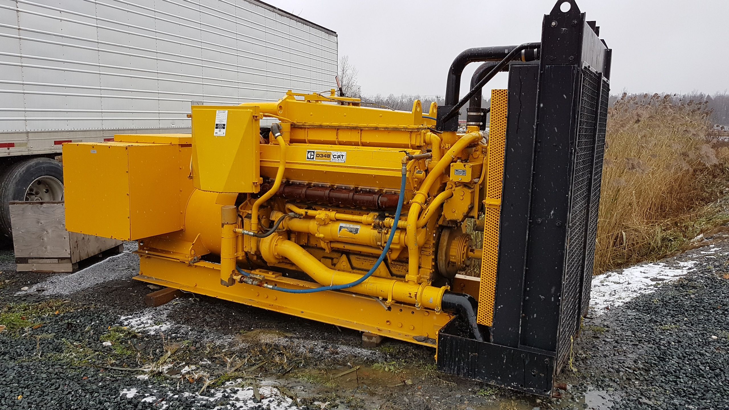 Pre Owned 775 Kva Generator D348 Caterpillar Set Model Sr4
