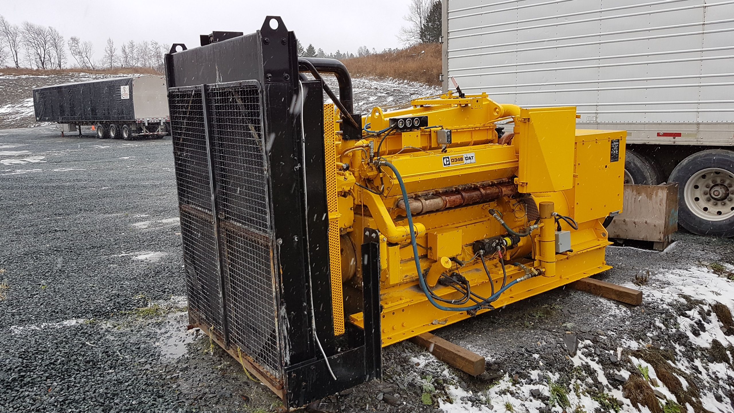 Pre Owned 775 Kva Generator D348 Caterpillar Set Model Sr4